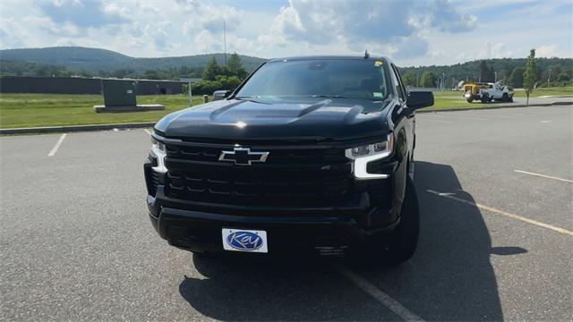 Photo of 2022 Black Chevrolet Silverado 1500