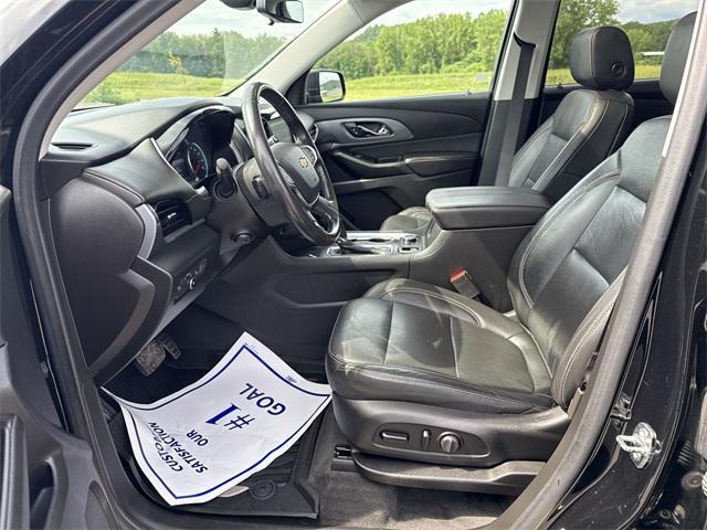 Photo of 2020 Mosaic Black Metallic Chevrolet Traverse
