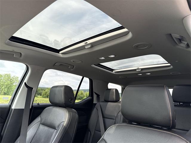 Photo of 2020 Mosaic Black Metallic Chevrolet Traverse