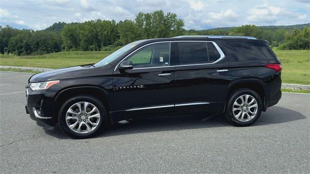 Photo of 2020 Mosaic Black Metallic Chevrolet Traverse