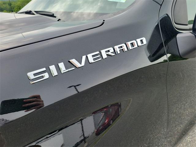 Photo of 2025 Black Chevrolet Silverado 1500