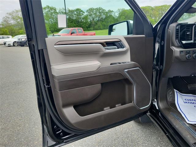 Photo of 2025 Black Chevrolet Silverado 1500