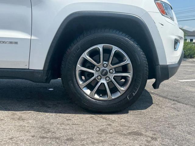 Photo of 2014 Silver Jeep Grand Cherokee