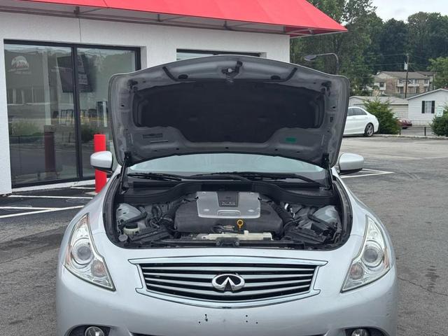 Photo of 2015 Liquid Platinum INFINITI Q40