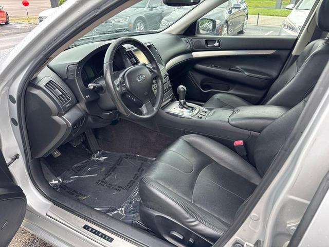 Photo of 2015 Liquid Platinum INFINITI Q40