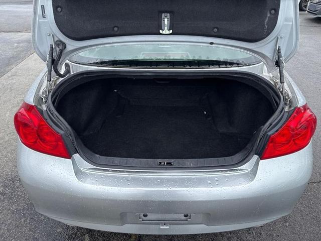 Photo of 2015 Liquid Platinum INFINITI Q40