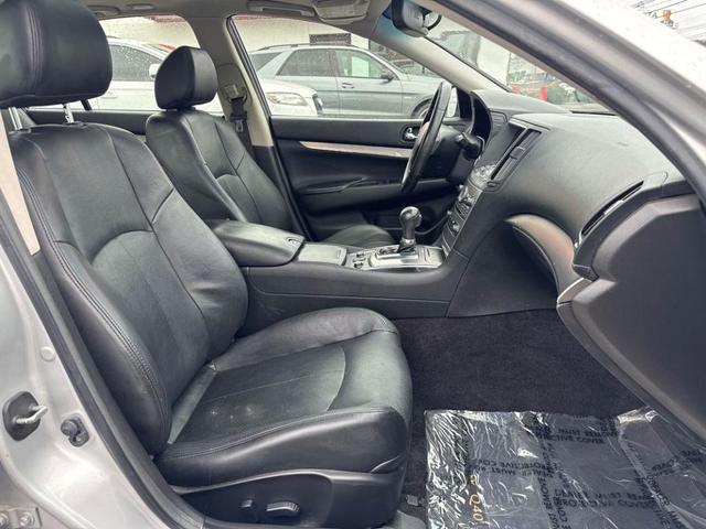 Photo of 2015 Liquid Platinum INFINITI Q40