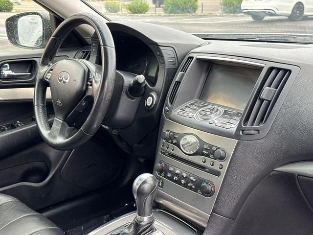 Photo of 2015 Liquid Platinum INFINITI Q40