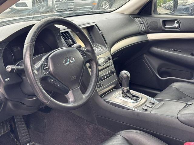 Photo of 2015 Liquid Platinum INFINITI Q40