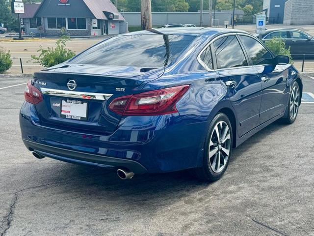 Photo of 2017 Gray Nissan Altima