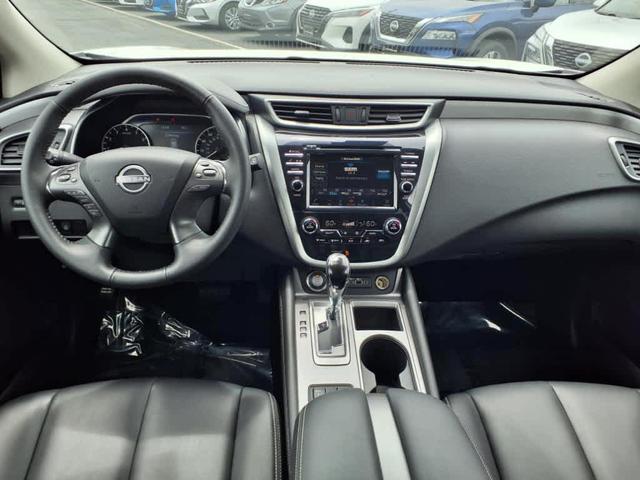 Photo of 2024 White Nissan Murano
