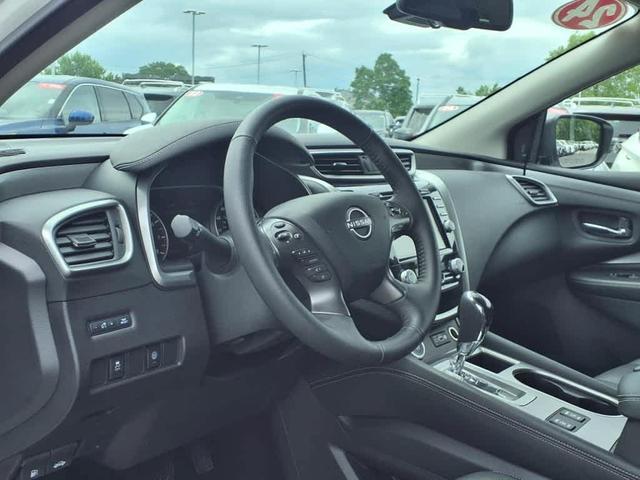 Photo of 2024 White Nissan Murano