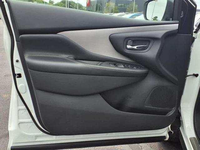Photo of 2024 White Nissan Murano