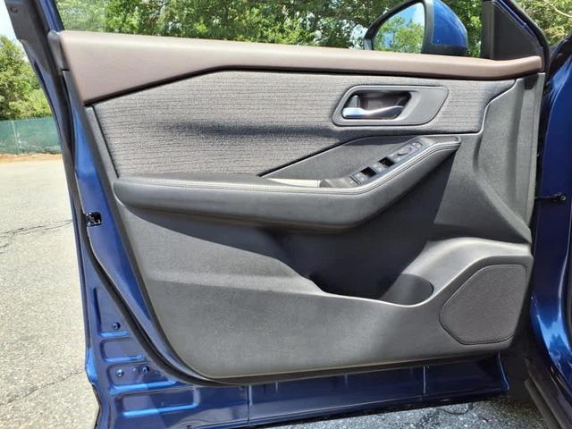 Photo of 2023 Caspian Blue Nissan Rogue