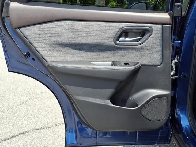 Photo of 2023 Caspian Blue Nissan Rogue