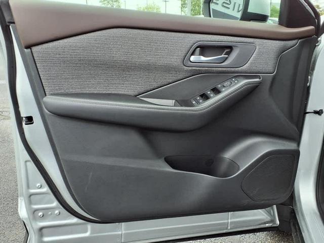 Photo of 2022 Brilliant Silver Metallic Nissan Rogue