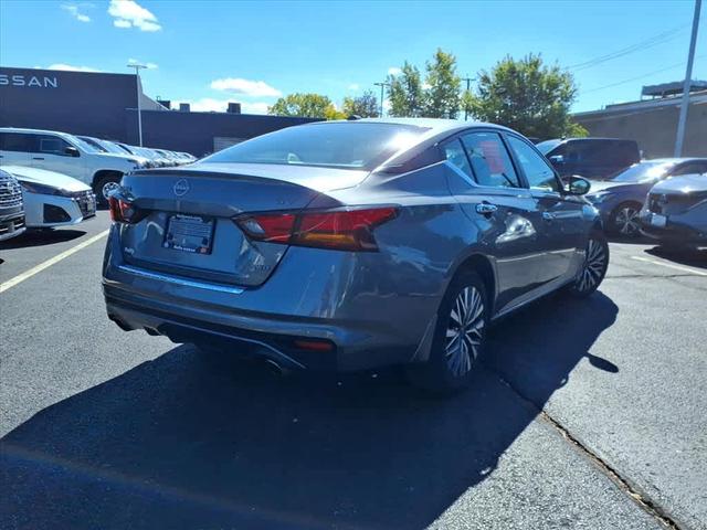 Photo of 2023 Gun Metallic Nissan Altima
