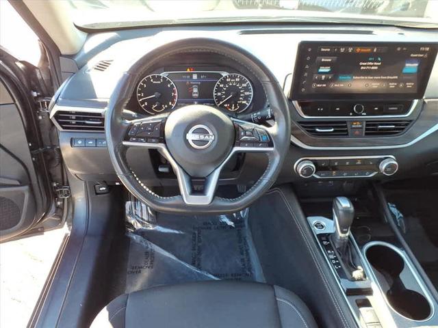 Photo of 2023 Gun Metallic Nissan Altima