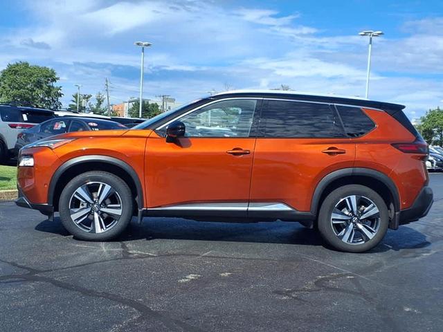 Photo of 2023 2 Tone Orange / Black Nissan Rogue