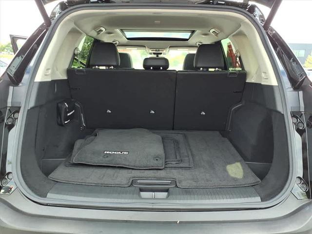 Photo of 2023 Black Nissan Rogue