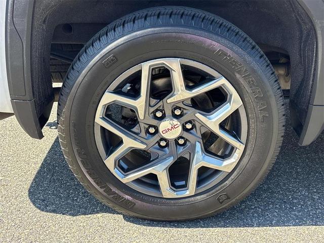 Photo of 2022 Summit White GMC Sierra 1500