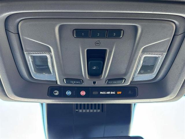 Photo of 2022 Summit White GMC Sierra 1500