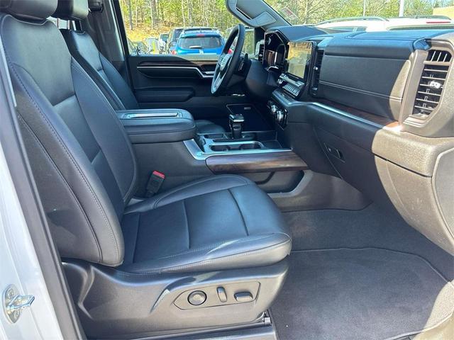 Photo of 2022 Summit White GMC Sierra 1500