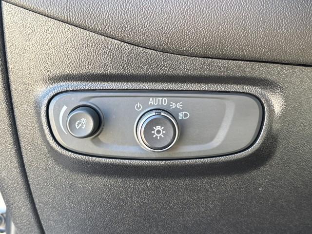 Photo of 2019 Silver Ice Metallic Chevrolet Equinox