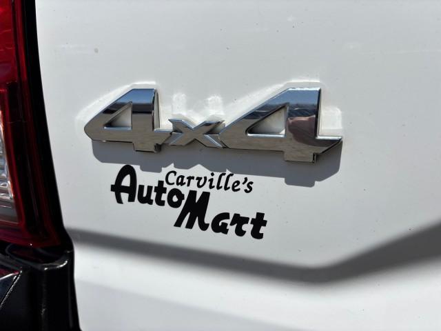 Photo of 2021 Super White Toyota Tacoma