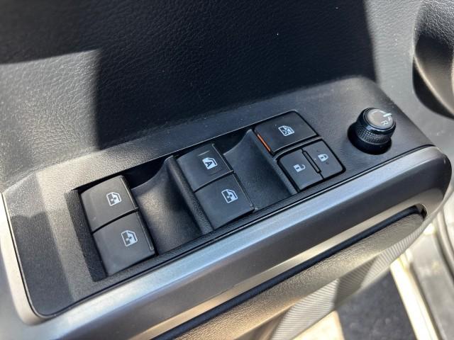 Photo of 2021 Super White Toyota Tacoma