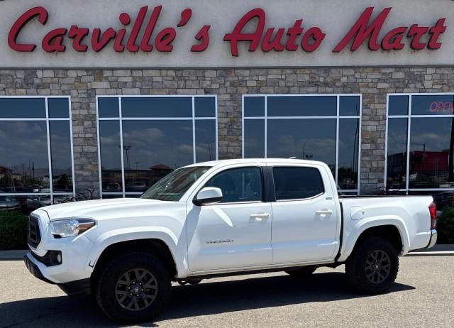 Photo of 2021 Super White Toyota Tacoma