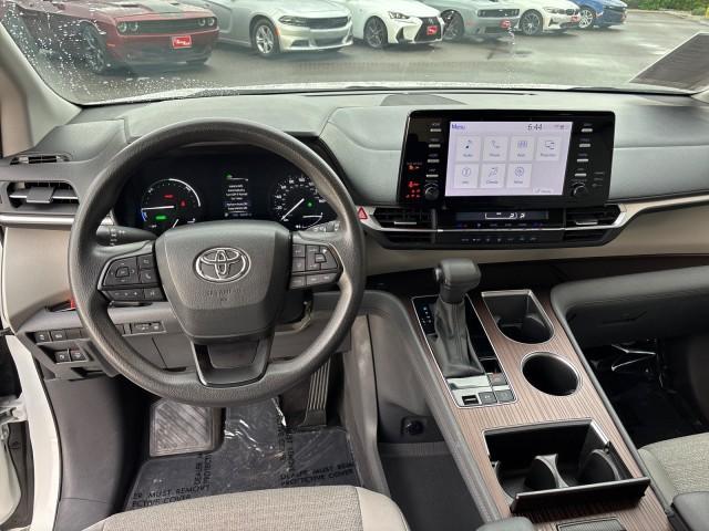 Photo of 2023 Ice Toyota Sienna