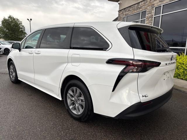 Photo of 2023 Ice Toyota Sienna