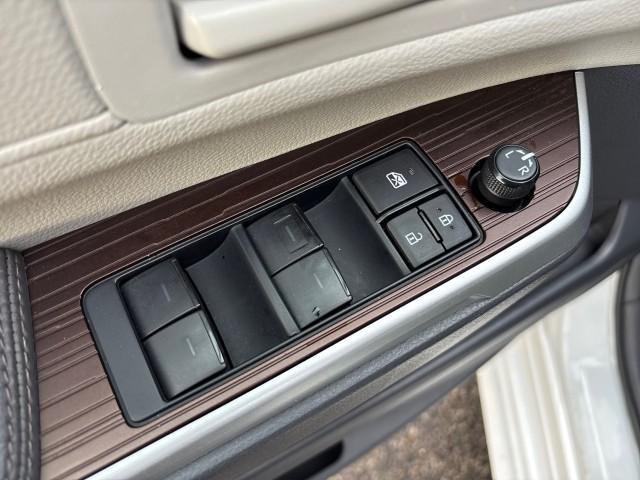 Photo of 2023 Ice Toyota Sienna