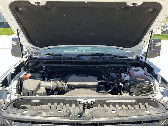 Photo of 2025 Summit White Chevrolet Silverado 3500