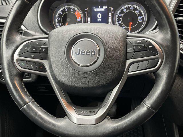 Photo of 2019 Velvet Red Pearlcoat Jeep Cherokee
