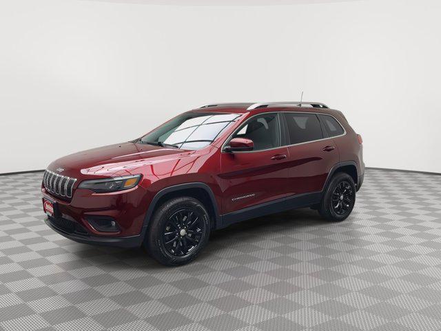 Photo of 2019 Velvet Red Pearlcoat Jeep Cherokee
