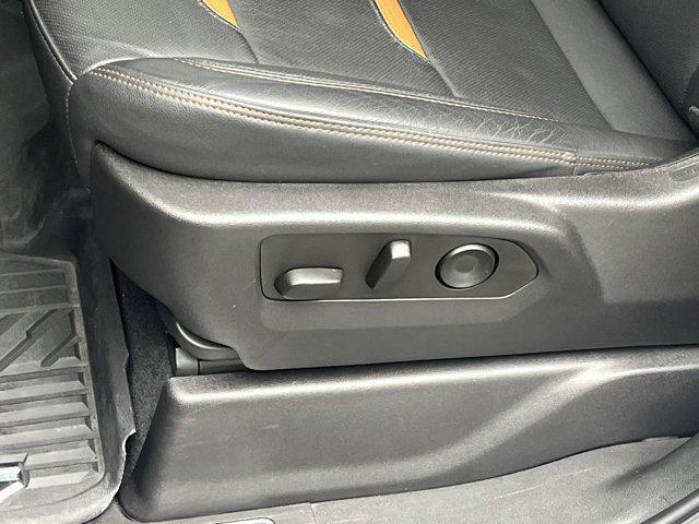 Photo of 2024 Summit White GMC Sierra 1500
