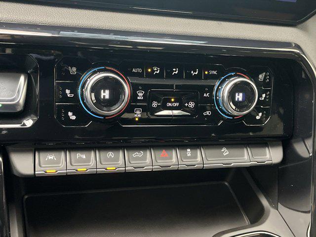 Photo of 2024 Summit White GMC Sierra 1500