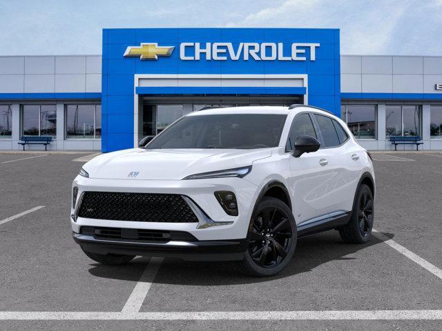 Photo of 2025 White Frost Tricoat Buick Envision