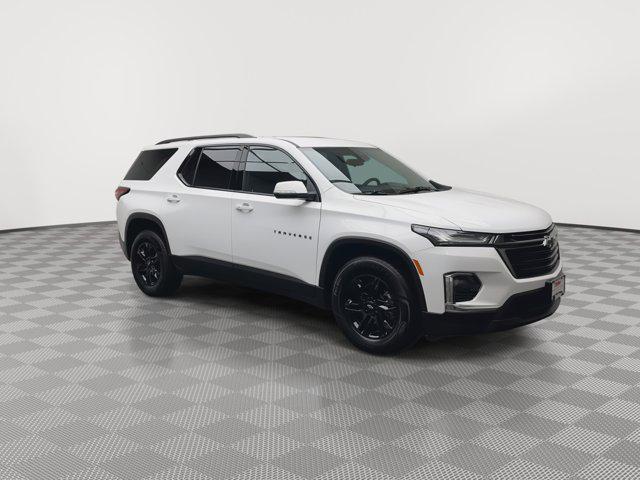 Photo of 2023 Summit White Chevrolet Traverse