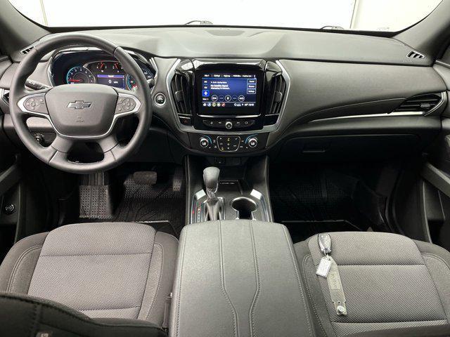 Photo of 2023 Summit White Chevrolet Traverse