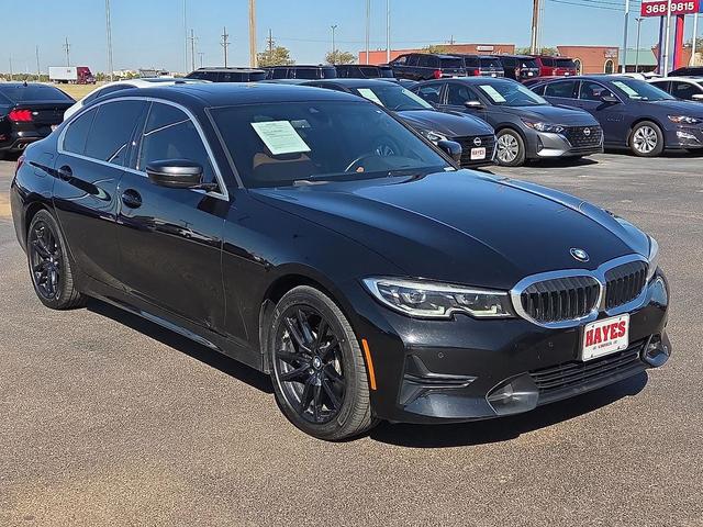Photo of 2021 Black Sapphire Metallic BMW 330