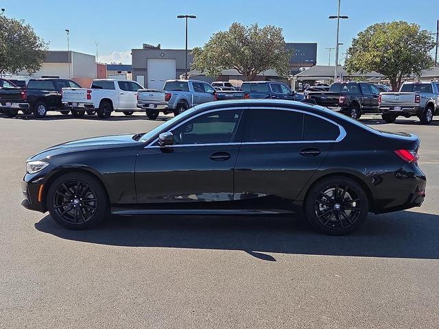 Photo of 2021 Black Sapphire Metallic BMW 330