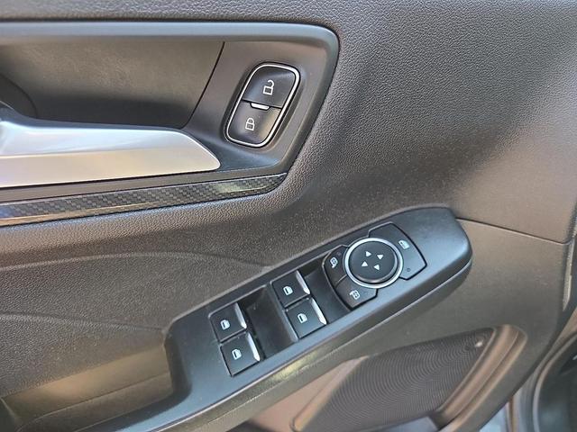 Photo of 2023 Gray Metallic Ford Escape