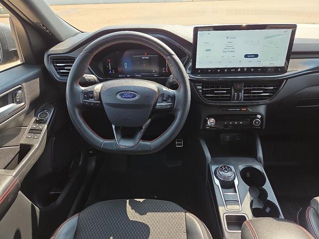 Photo of 2023 Gray Metallic Ford Escape