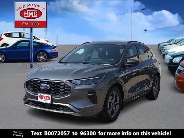 Photo of 2023 Gray Metallic Ford Escape