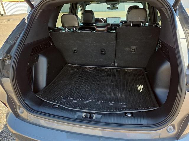 Photo of 2023 Gray Metallic Ford Escape