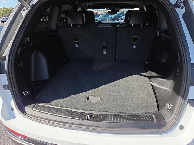 Photo of 2024 Bright White Clearcoat Jeep Grand Cherokee