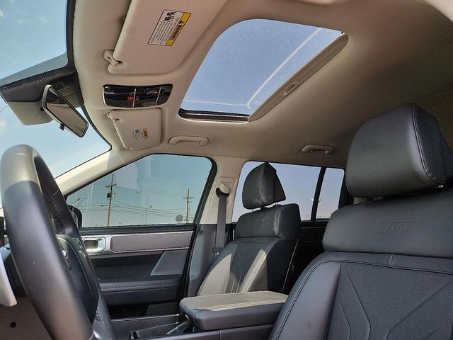 Photo of 2024 Hampton Gray Hyundai SANTA FE